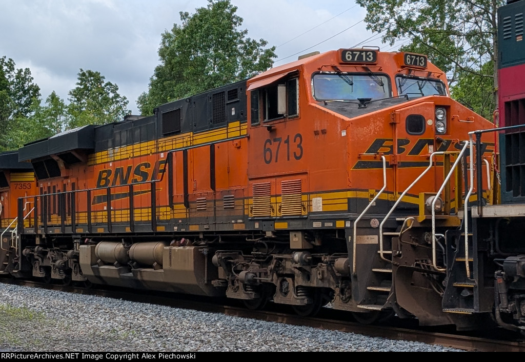 BNSF 6713